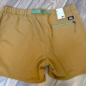 REI Men's Tan Shorts